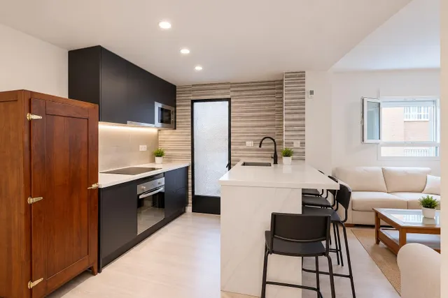 Piso reformado de 113 m2 en pleno centro de Murcia con 4 dormitorios y 2 baños — 6