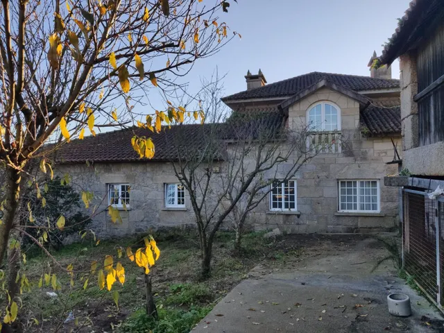 Chalet 6 dormitorios en Vilanova de Arousa — 2