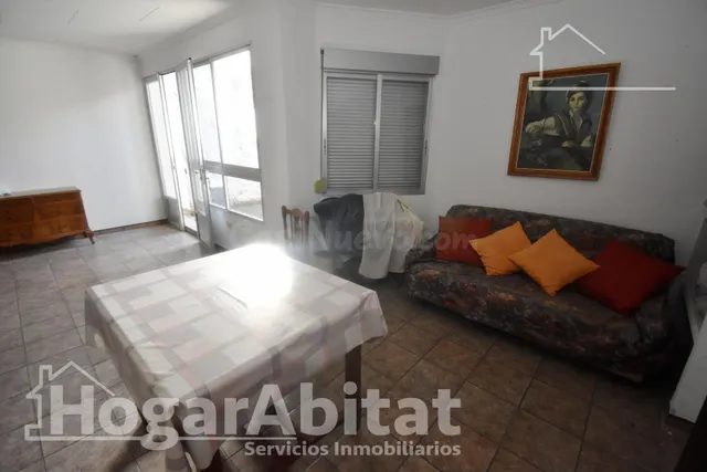 ¡Hazla a tu gusto! Gran casa para reformar con terraza y balcón, cerca del ayuntamiento — 3
