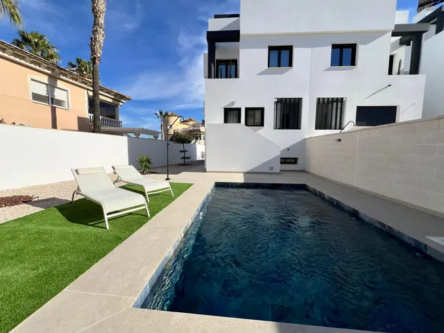 Adosado 3 habitaciones 222m² en venta - Comunidad valenciana — 34