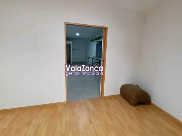 Valazanca alquila Local Comercial — 5