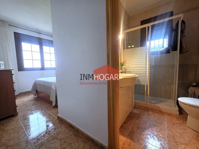 Chalet independiente con vistas espectaculares a la Sierra y al pueblo de Guisando (Ávila) — 36