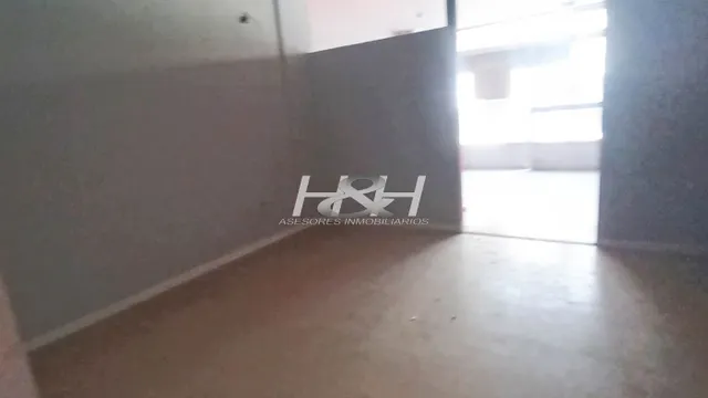 Local espacioso junto al Empalme. / HH Asesores, Inmobiliaria en Burjassot/ — 19