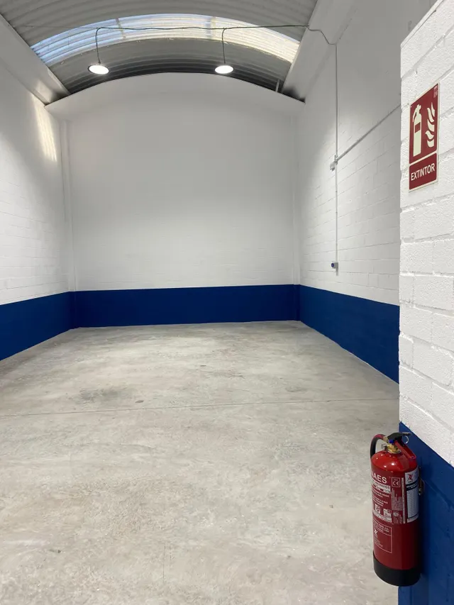 MINI-NAVES EMPRESARIUM. NAVE 11 CALLE AJEDREA 13 — 7