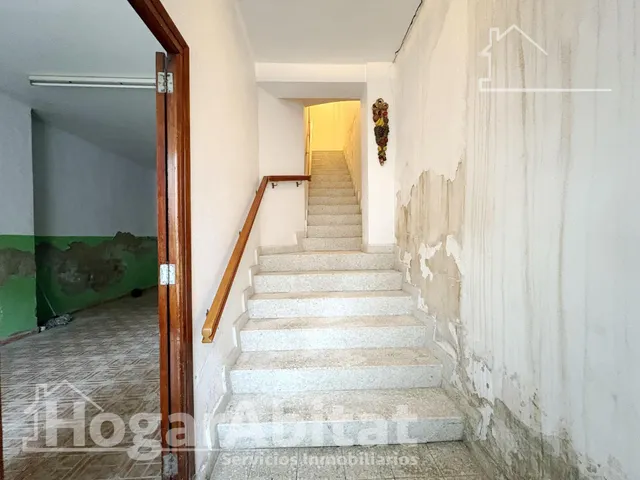 AMPLIA CASA PARA REFORMAR CON GARAJE Y TERRAZA EN EL CENTRO — 43