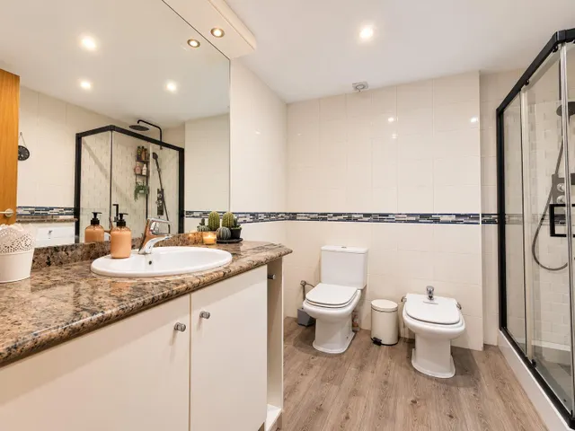 Vivienda esquinera con garaje — 13
