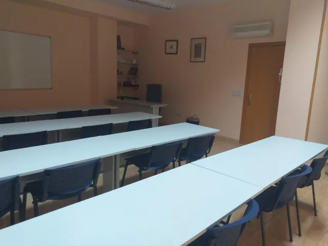 OPORTUNIDAD LOCAL EN PONFERRADA PARA OFICINAS O CENTRO DE ENSEÑANZA — 15