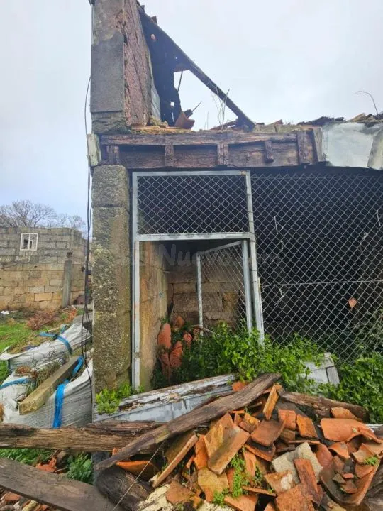 SE VENDE CASA PARA RESTAURAR Y CON TERRENO EN ESGOS - foto 5