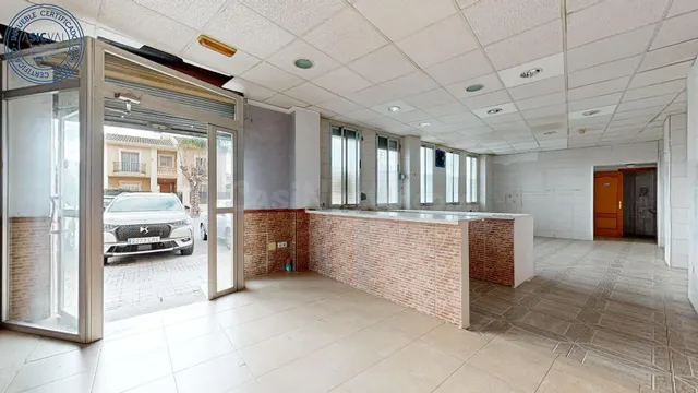 Local con posibilidad de vivienda en avda Verge del Puig