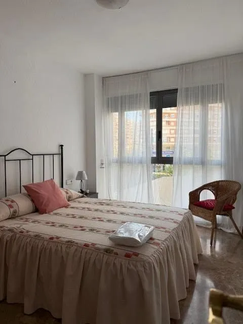 Alquiler de apartamento en el centro , junto a el Corte Ingles, 2 dormitorios, plaza de garaje y trastero — 32