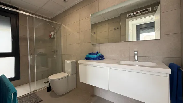 CHALET SEMINUEVO CON VISTAS AL MAR, PISCINA PRIVADA Y COCINA DE VERANO – LA TORRE DE LA HORADADA — 33