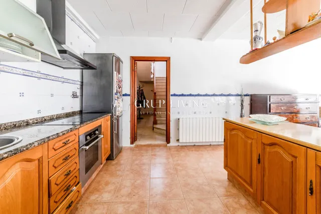 ELEGANTE CASA ESQUINERA DE ESTILO INGLÉS CON VISTAS AL MAR — 35