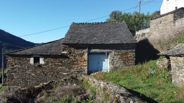 Finca rústica en el corazón de la montaña gallega — 26