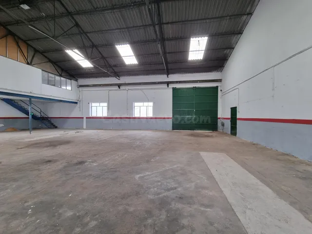 SE VENDE NAVE COMERCIAL PARA CUALQUIER TIPO DE NEGOCIO EN LA - foto 2