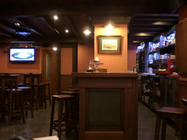 Local PUB en el centro — 5