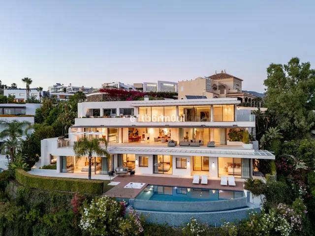 Chalet 5 habitaciones 642m² en venta - Costa del Sol
