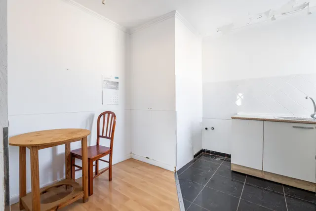 Piso en Venta en Ciudad Jardín, Almería - Oportunidad Única — 6