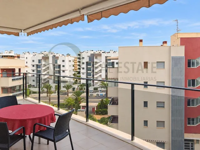 Piso en Arenales del Sol con terraza y vistas al mar — 18