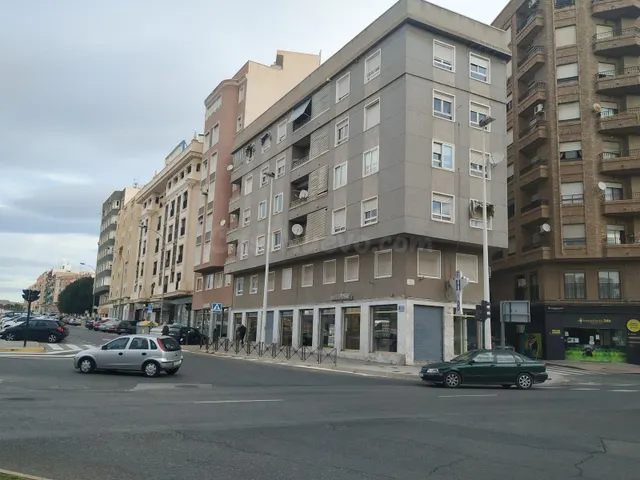 PISO CON INQUILINO - VIVIENDA A RENTABILIDAD - SOLO INVERSOR - foto 3