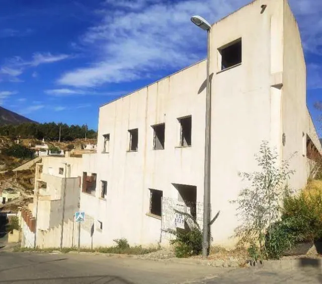 Edificio de Obra parada (WIP) 71 Apartamentos + Local + 56 Trasteros + 28 Garajes en Terque (Almería) — 29