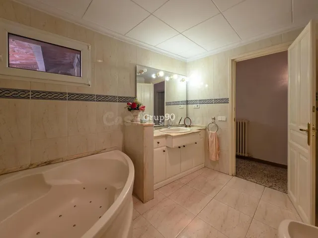 Espectacular casa de 567 m2 con infinitas posibilidades en Almenar — 34