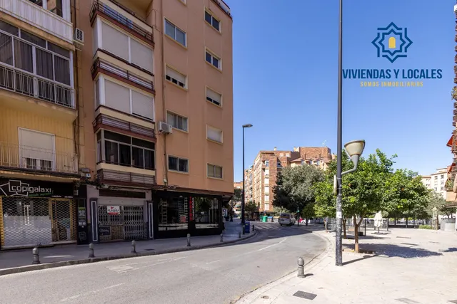 Piso para reformar junto a Plaza Einstein – 3 dormitorios y vistas despejadas — 33