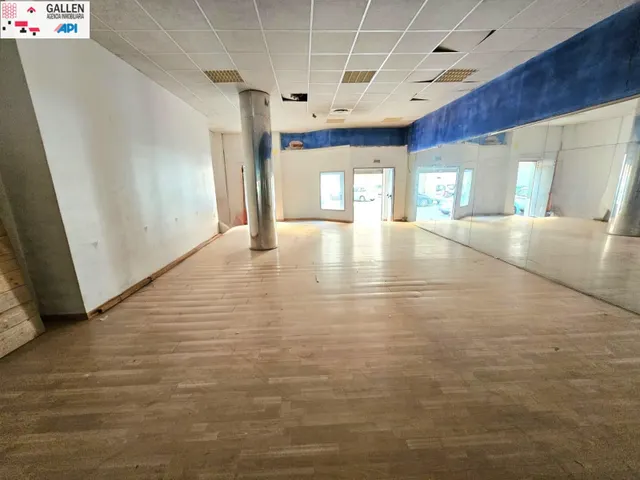 LOCAL COMERCIAL MUY AMPLIO EN ZONA AVENIDA ALMAZORA — 4