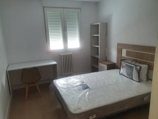 SE ALQUILA HABITACIÓN COMPLETAMENTE REFORMADA — 20