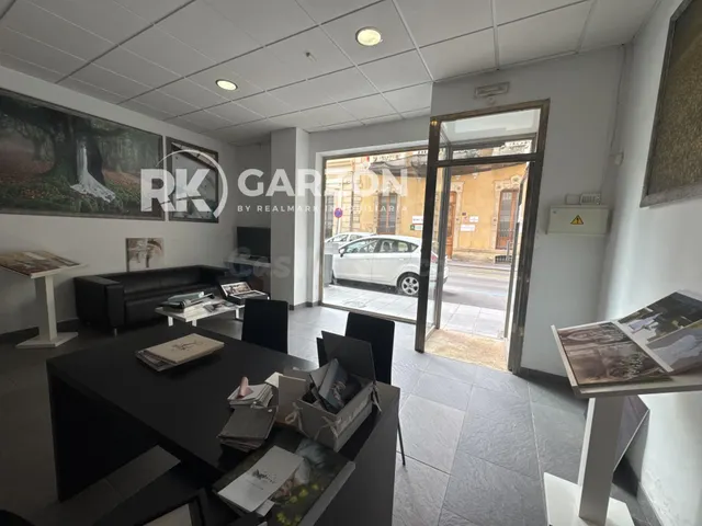 LOCAL EN VENTA EN PLENO CENTRO DE ALMERIA - foto 2