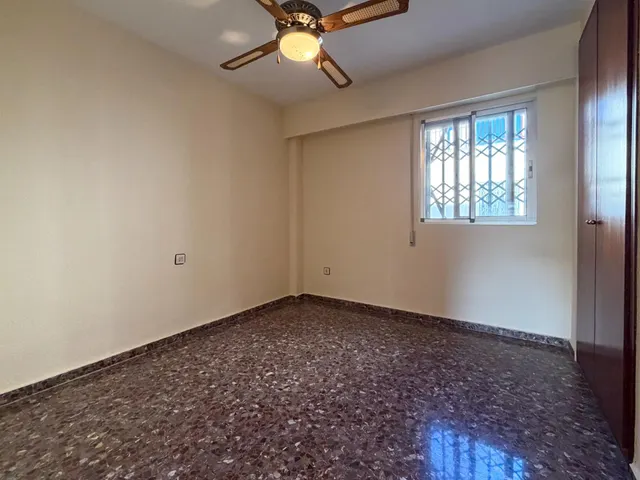 Piso de 4 habitaciones en alquiler en barrio Beteró — 12