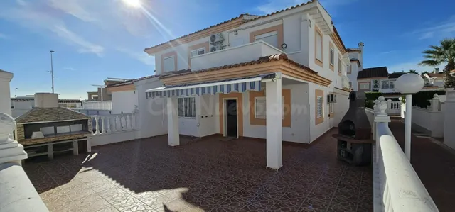 ORIHUELA COSTA EXCLUSIVA: ZENIAMAR 3, 4 HABS AMPLIO JARDIN P - foto 2