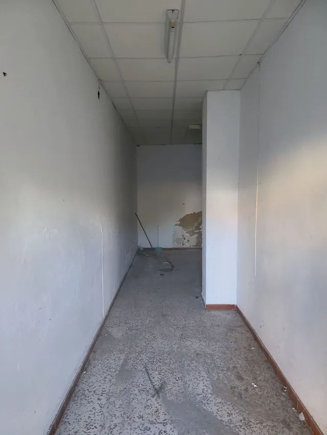 se vende local en nuevas colinas — 10
