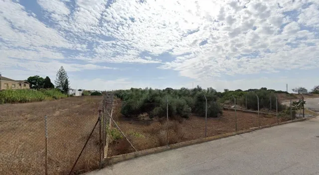 Parcela de 3.150 m2 en la mejor zona del Mayorazgo