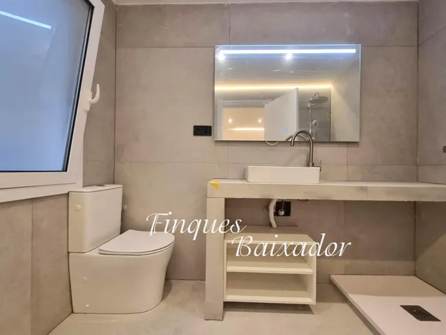 ¡FINQUES BAIXADOR PRESENTA ESTE PISO DE 2 HABS. CON 2 BAÑOS EN EL CASC ANTIC ¡ — 11