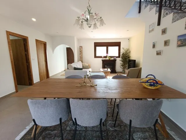 Villa 5 habitaciones 256m² en venta - Zona Pueblo — 50