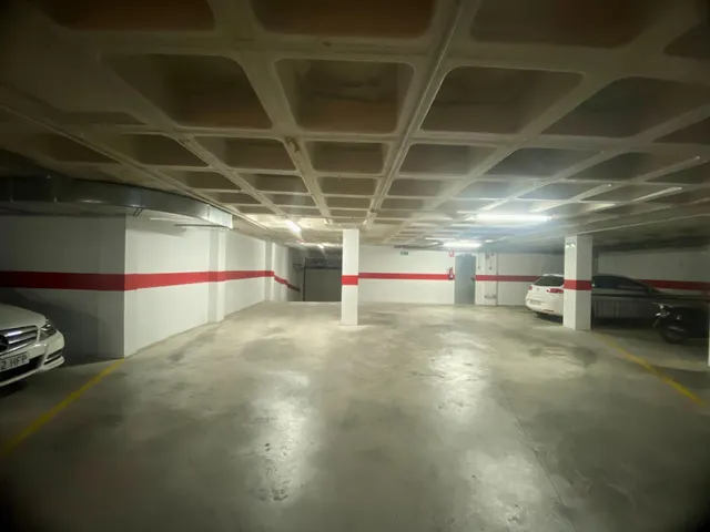 POR FIN PRECIOS RAZONABLES EN LA ZONA: ELIGE TU PLAZA IDEAL (POSIBILIDAD DE COCHE + MOTO) — 4
