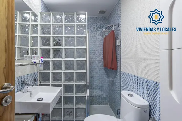 CASA PAREADA EN LA ZUBIA CON PISCINA, ZONA DE BARBACOA Y JARDÍN — 30