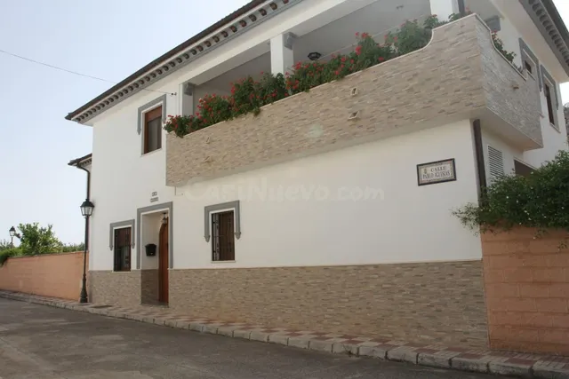 SE VENDE CASA EN LA CUEVA DEL BECERRO