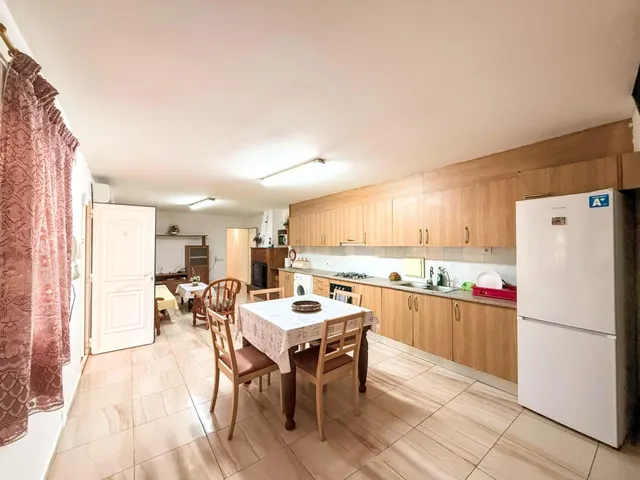 FANTASTICA MASIA CON PISCINA Y AMPLIA PARCELA EN VENTA — 11