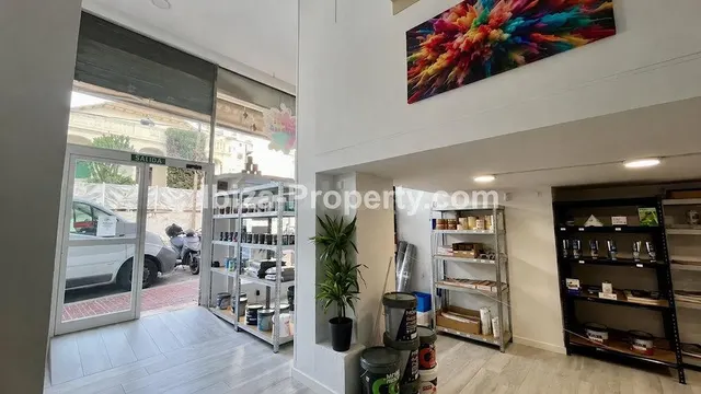 VENTA – Amplio local comercial de 113 m2 en el centro de San - foto 2