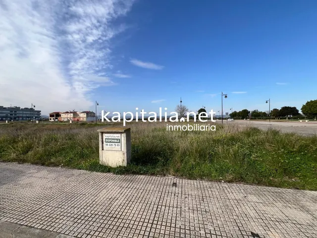 SOLAR URBANO RESIDENCIAL A LA VENTA EN LA POBLA LLARGA — 7