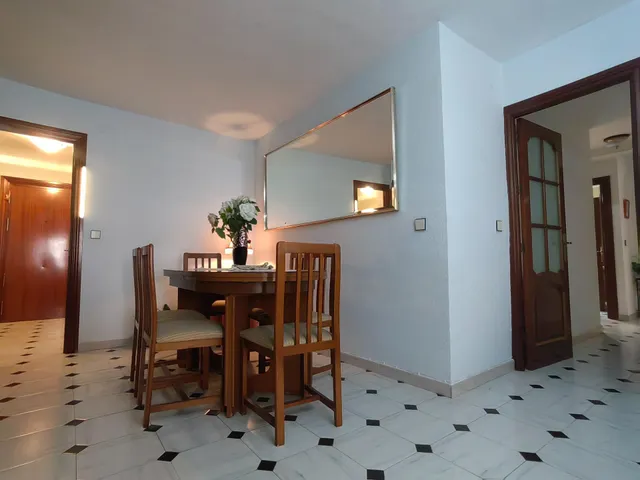 AMPLITUD, TERRAZA Y UBICACIÓN A POCOS MINUTOS DE LA PLAYA — 11