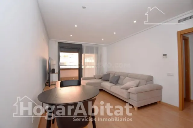 Seminuevo con piscina, garaje, trastero y terraza cerca del  - foto 4