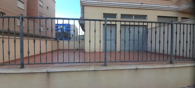 Local en avenida — 6