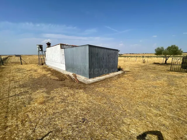 PARCELA RUSTICA DE 11418 METROS CON CONSTRUCCIÓN EN MALPARTI - foto 2