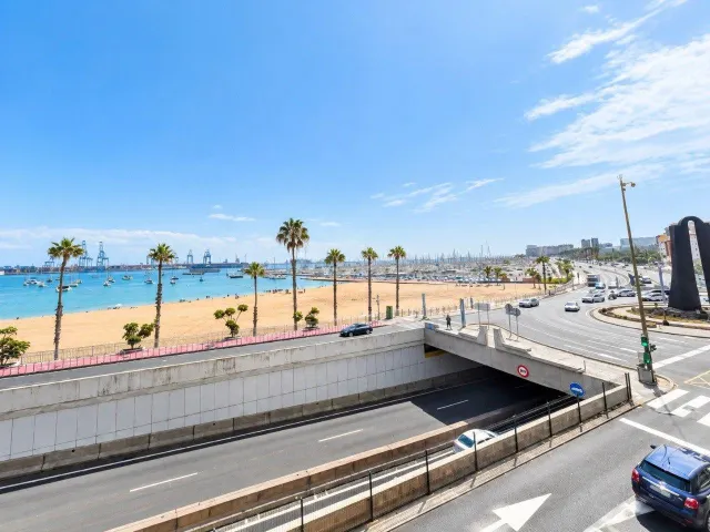 Vistas al mar, balcón y suite principal en León y Castillo — 2
