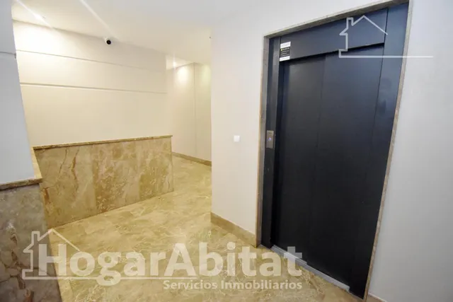 Gran amplitud, excelente luminosidad y precio atractivo en este piso con garaje — 37