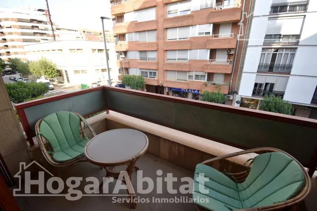 GRAN PISO SEÑORIAL CON BALCÓN Y TERRAZA EN AVENIDA PRINCIPAL — 12