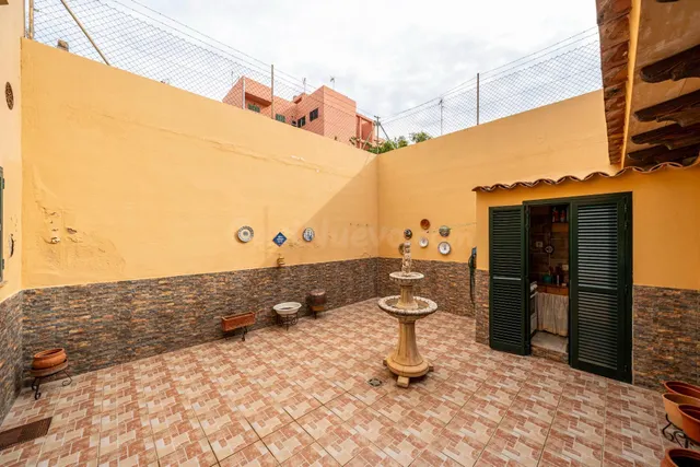 Casa de estilo mallorquín con patio, amplio garaje y terraza solárium — 4