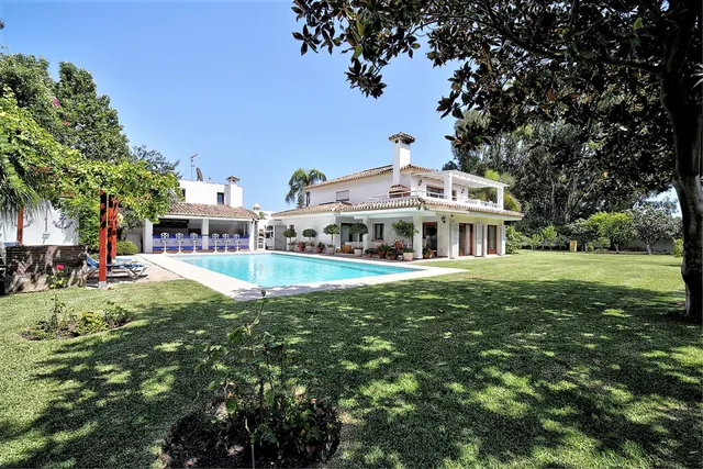Chalet 5 habitaciones 600m² en venta - Costa Del Sol